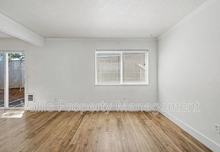 5260 Springcrest Dr S — Photo 9