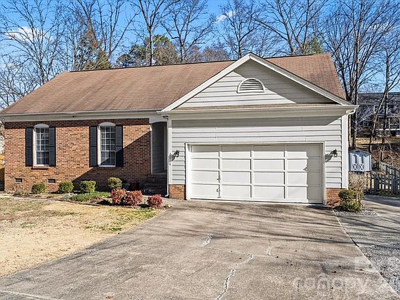 3rd image of 2036 Killarney Pl