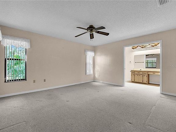 4th image of 5621 Rosewll Cir