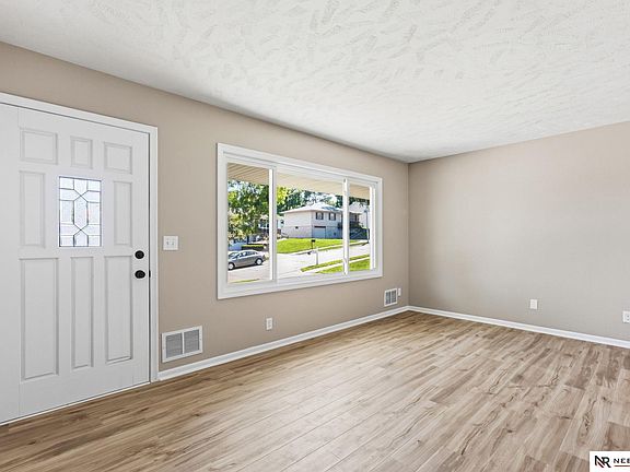 4th image of 9224 Ruggles St