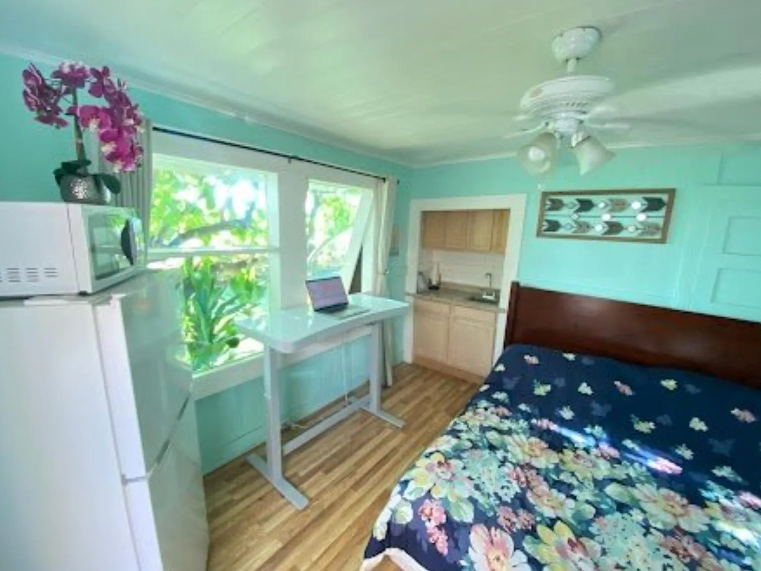 Studio, 160 sqft, $2,250 — Photo 2