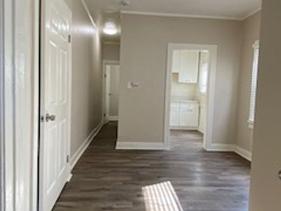 5th image of 832 W Florence Ave #2A