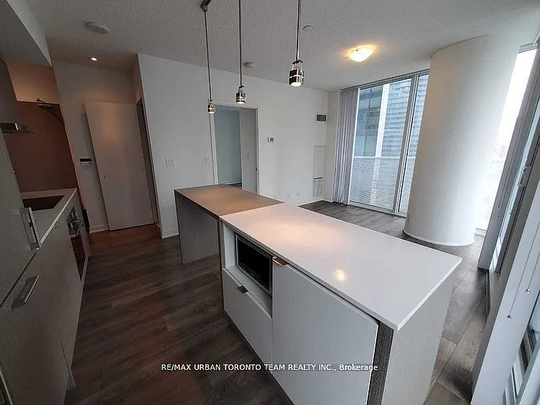 100 Harbour St #2402 — Photo 8