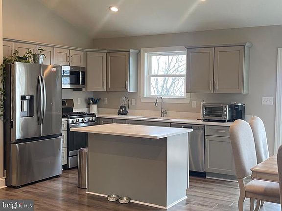 4th image of 1982 High Top Rd