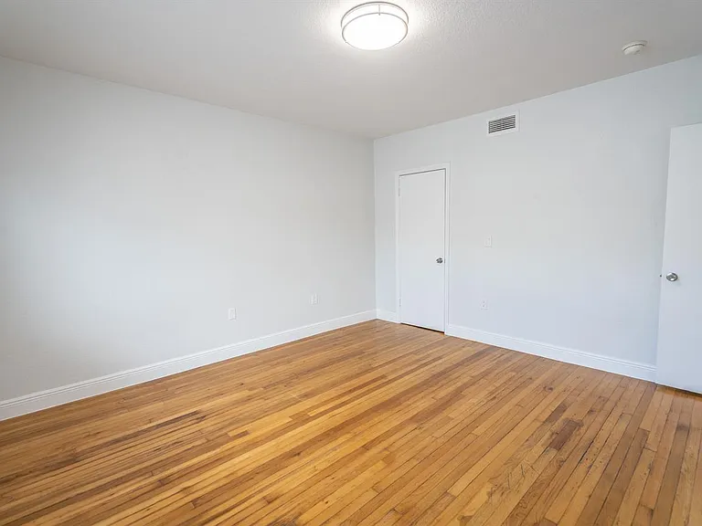 1007 Bay Dr #203 — Photo 22