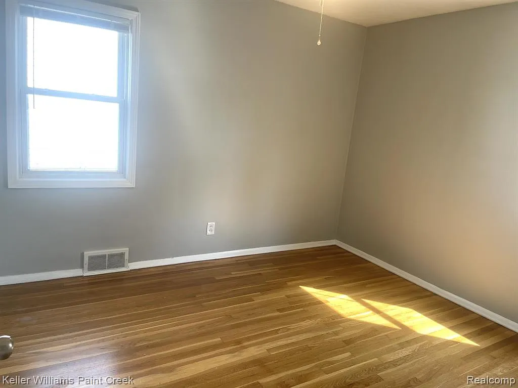 3 bed, 2.0 bath, 1541 sqft, $1,800 — Photo 4