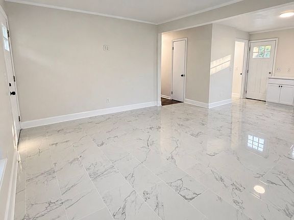 5th image of 156 Urquhart Way