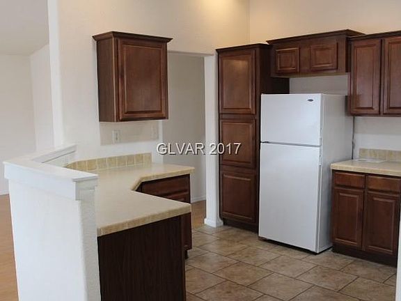 5th image of 801 Montecito Dr