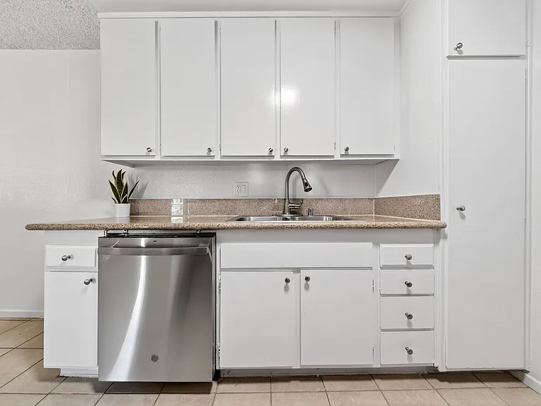 20317 Saticoy St — Photo 23