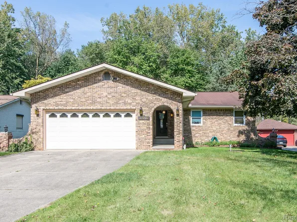 20920 McClung Ave, Southfield, MI 48075