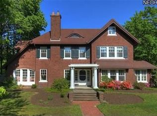 2733 Endicott Rd, Shaker Heights, OH 44120