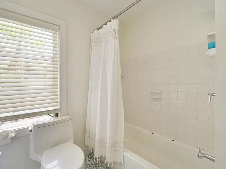 119 Moore St — Photo 5
