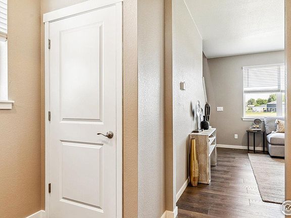 2nd image of 1902 Knobby Pine Dr