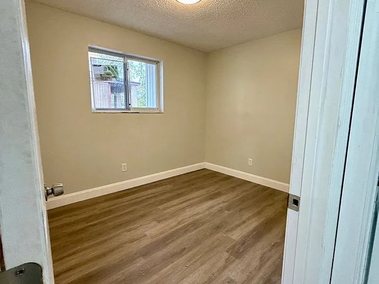 5035 Westchase Ct — Photo 6