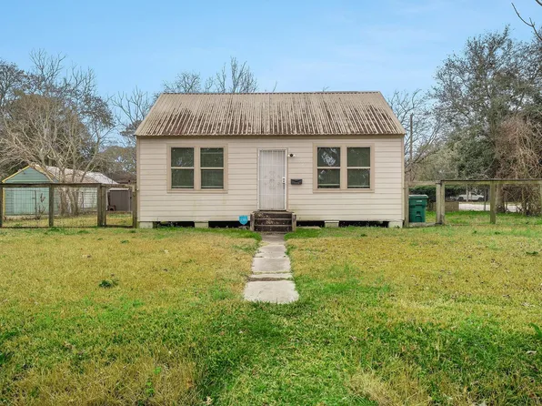 202 Beatrice St, La Marque, TX 77568