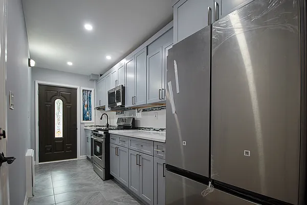 Rented by Citi Zone Realty | media 12