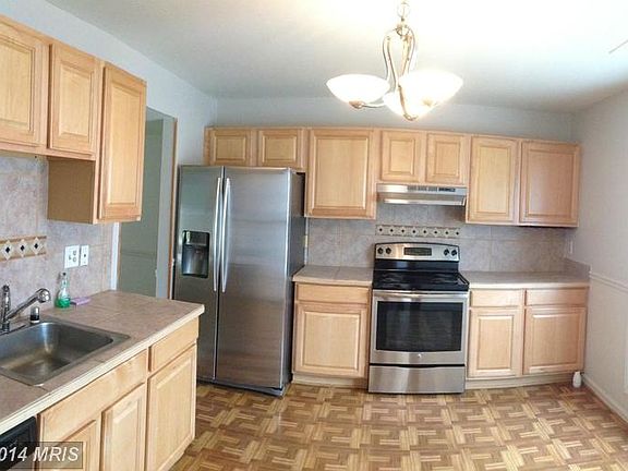 3rd image of 1421 Millwood Ct