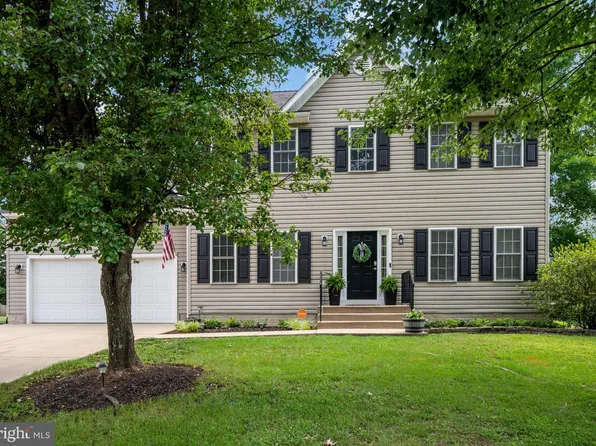 2814 Angela Ct, Fredericksburg, VA 22408
