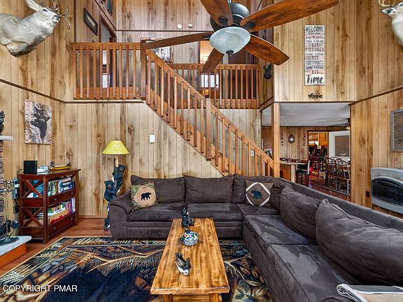 3rd image of 2038 Beaver Run Rd