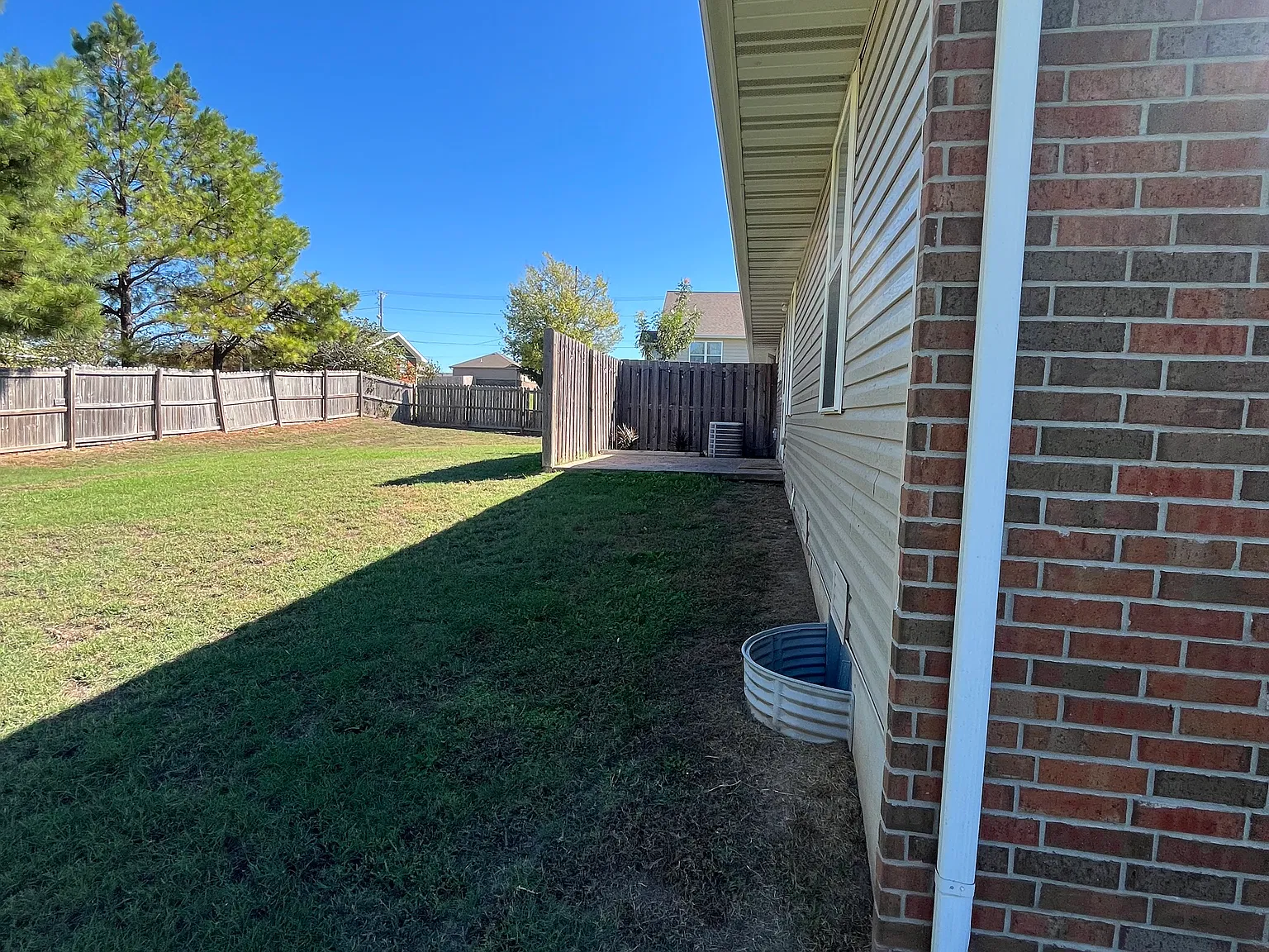 Connecticut Ave S, Joplin — Photo 1