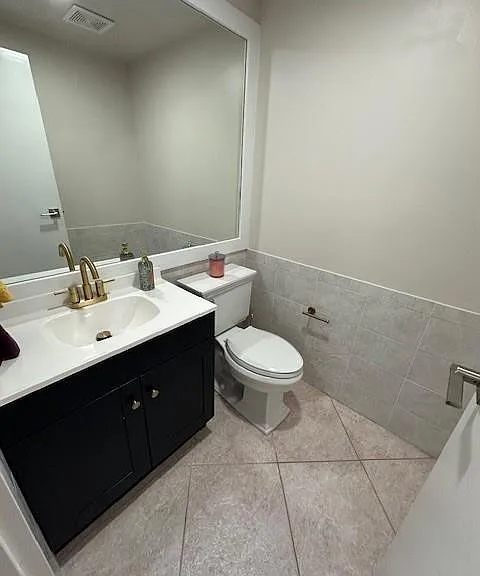 251 Seville Ct #251-K — Photo 18