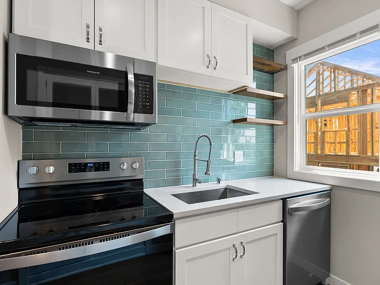 717 W Spofford Ave #201 — Photo 7