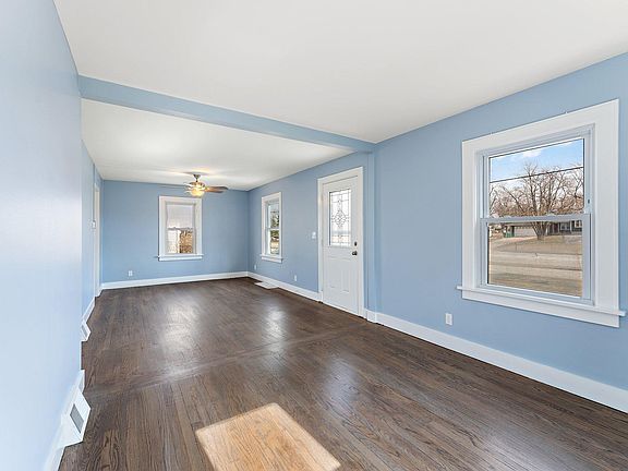 3rd image of 8232 Taft St