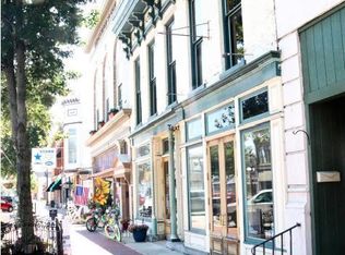 7 S Main St, London, OH 43140