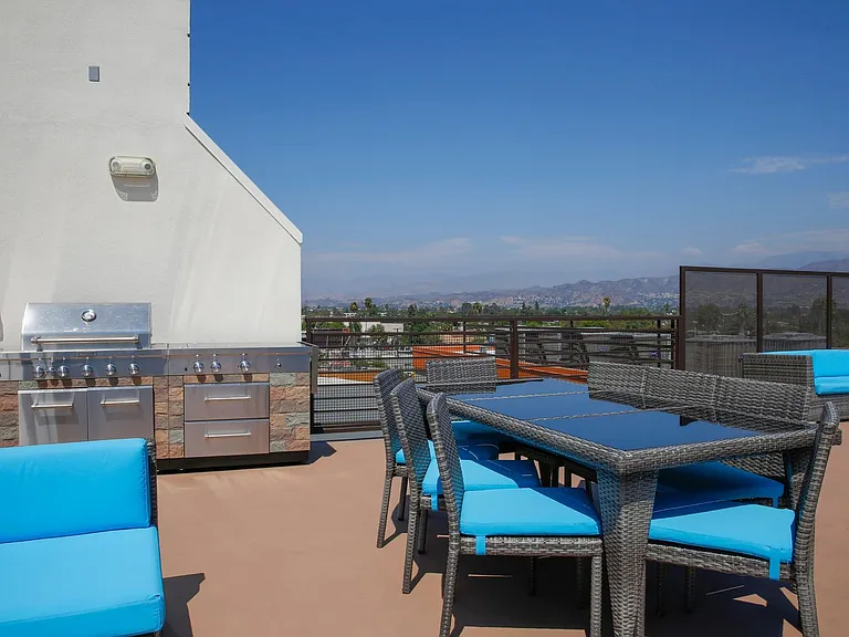 Aura NoHo Luxury Apartments — Photo 38