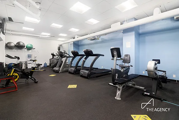 Rented by The Agency | media 21