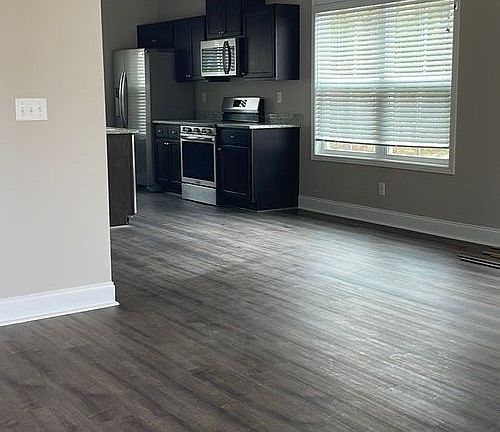 3rd image of 8699 White Horse Rd #218
