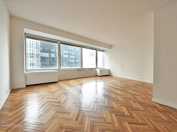5th image of 150-156 W 56th St APT 3706
