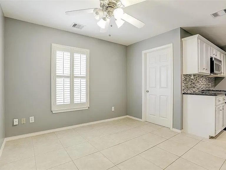 934 E Heights Hollow Ln — Photo 9