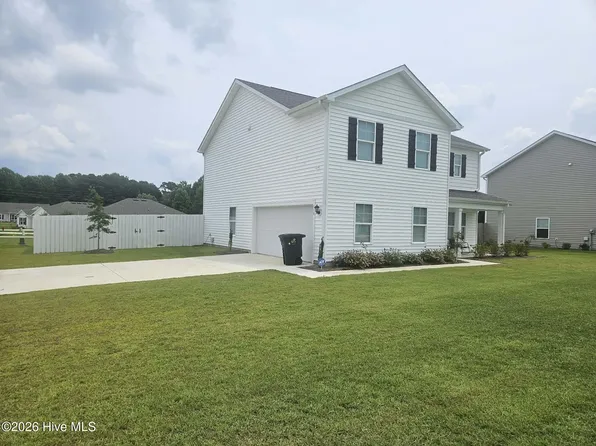 119 Stella Bluffs Dr, Stella, NC 28582