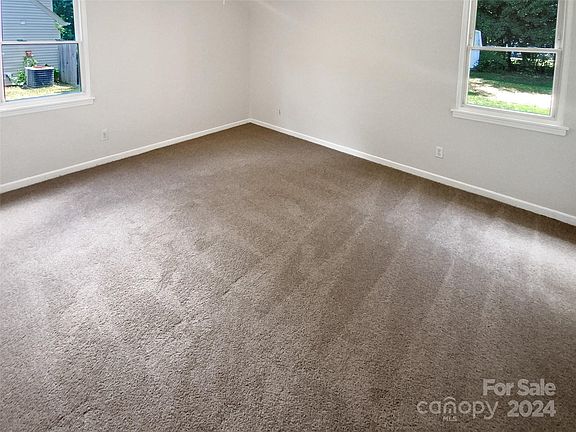 3rd image of 11811 Larkridge Ct