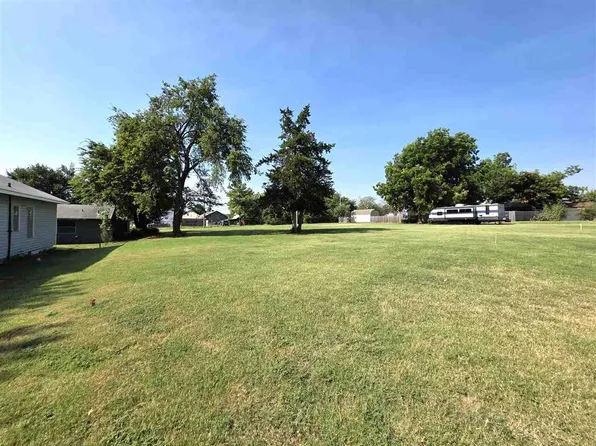 LOT 2 Grove St, Perry, OK 73077