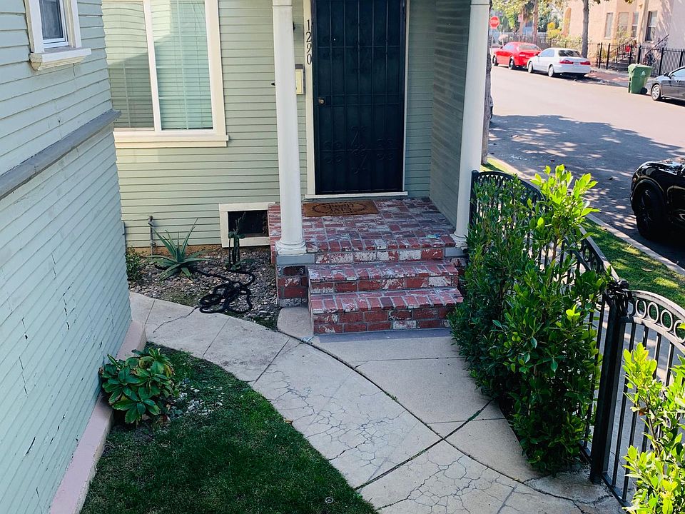 1st image of 1290 W 22nd St