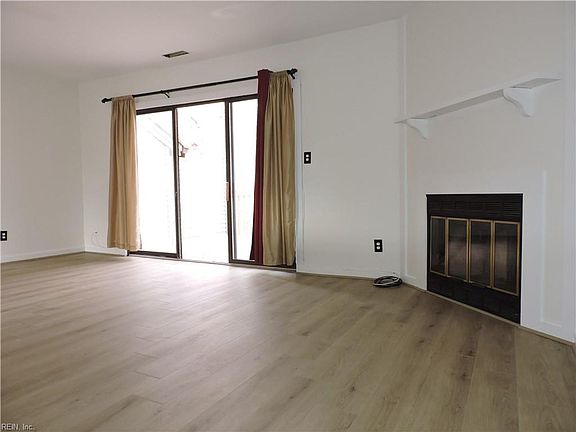 5th image of 208 Misty Point Ln