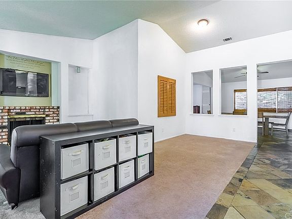 5th image of 25029 Graduar Ct