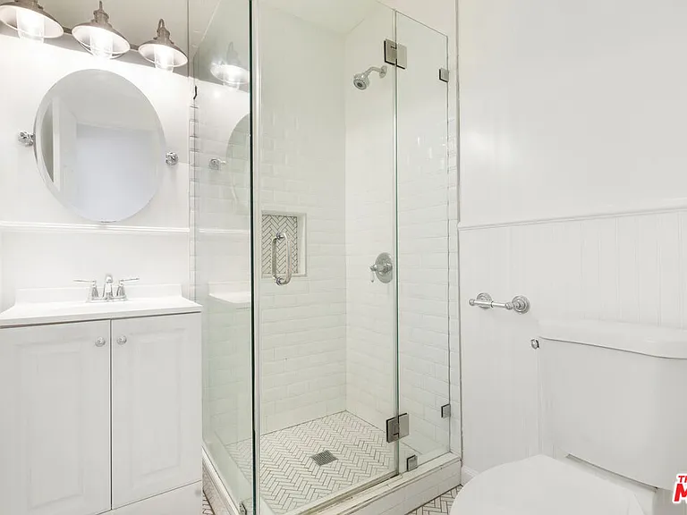 1720 1/2 N Avenue 45 — Photo 20