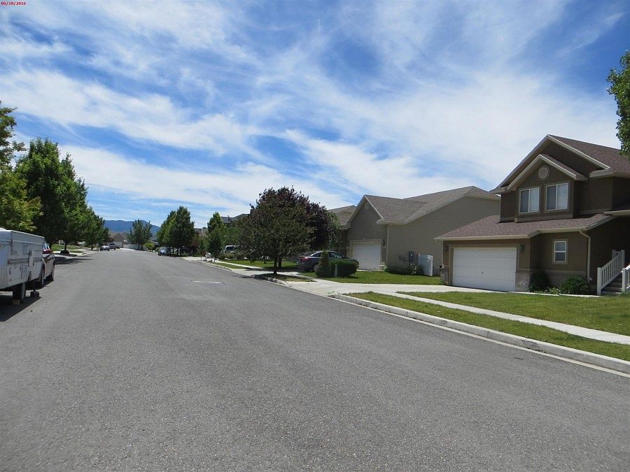 2nd image of 5520 N Windsor Way