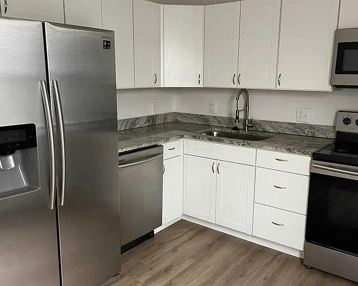 965 E Rich St — Photo 3