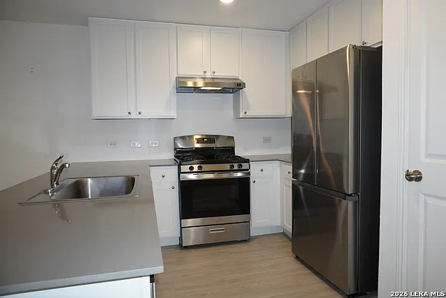 3 bed, 2.0 bath, 1450 sqft, $1,500 — Photo 3