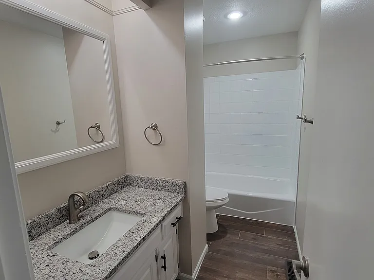 527 N Persimmon Dr — Photo 8