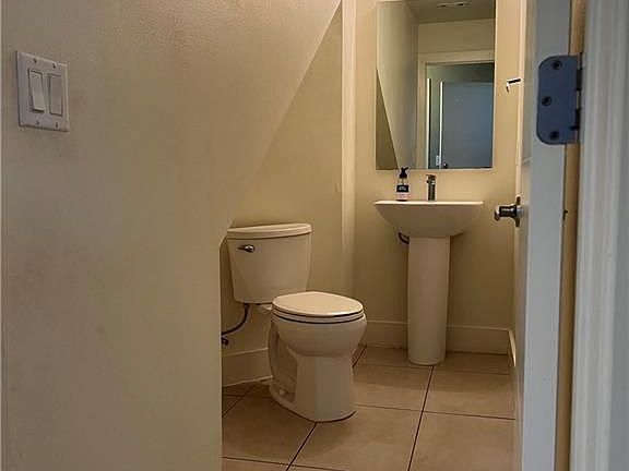 4th image of 604 N Bluff Dr Unit 234