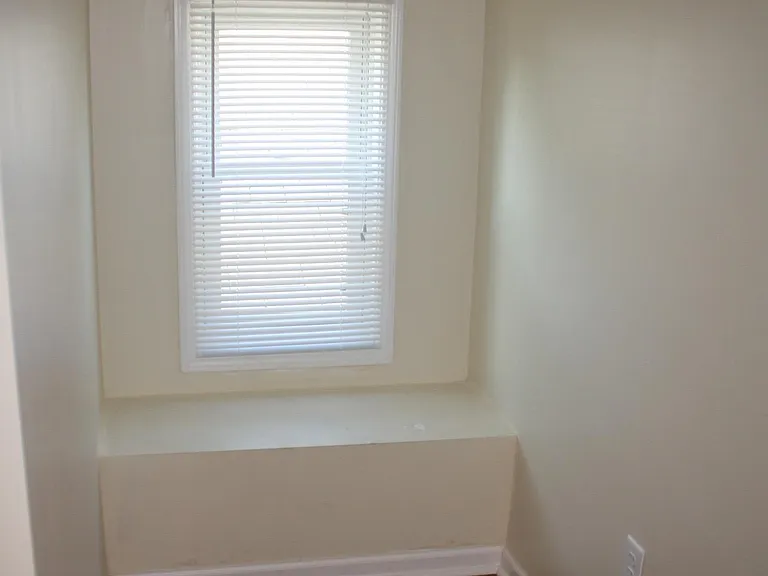 1466 Indianola Ave — Photo 25
