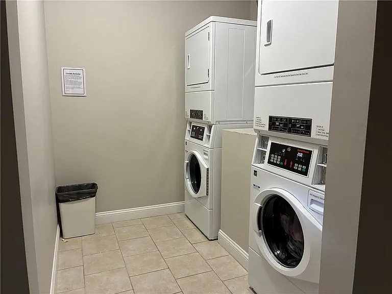 483 N Broadway St #3B — Photo 12