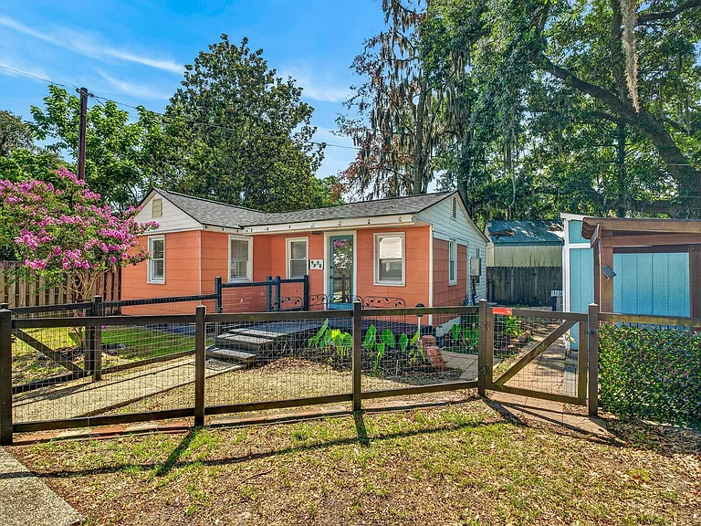 4928 Durant Ave — Photo 2