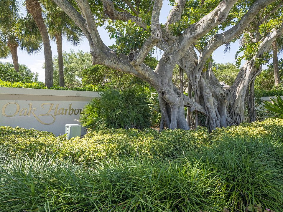 1st image of 925 Oak Harbour Dr #925