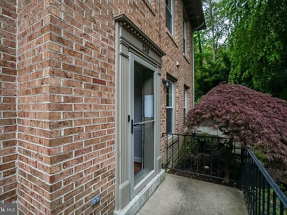 4th image of 2310 Sanford St